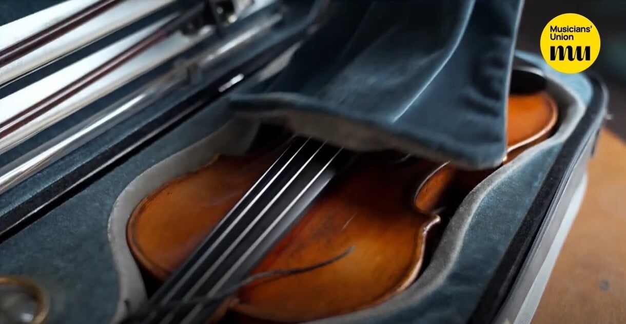 Helping musicians travelling with instruments